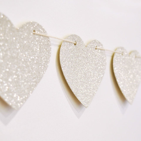 Illume Gold  Silver Glitter Heart Reversible Garland - 15 Pc
