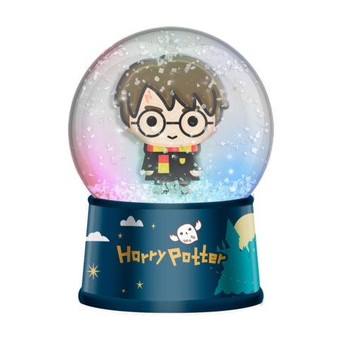 Silver Buffalo Harry Potter Chibi Harry Potter 6-Inch Light-Up Snow Globe